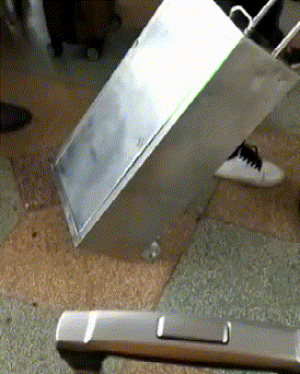 |搞笑GIF段子:大哥,堵车的时候在别在高速公路跳舞,作为男人也不知道害羞!