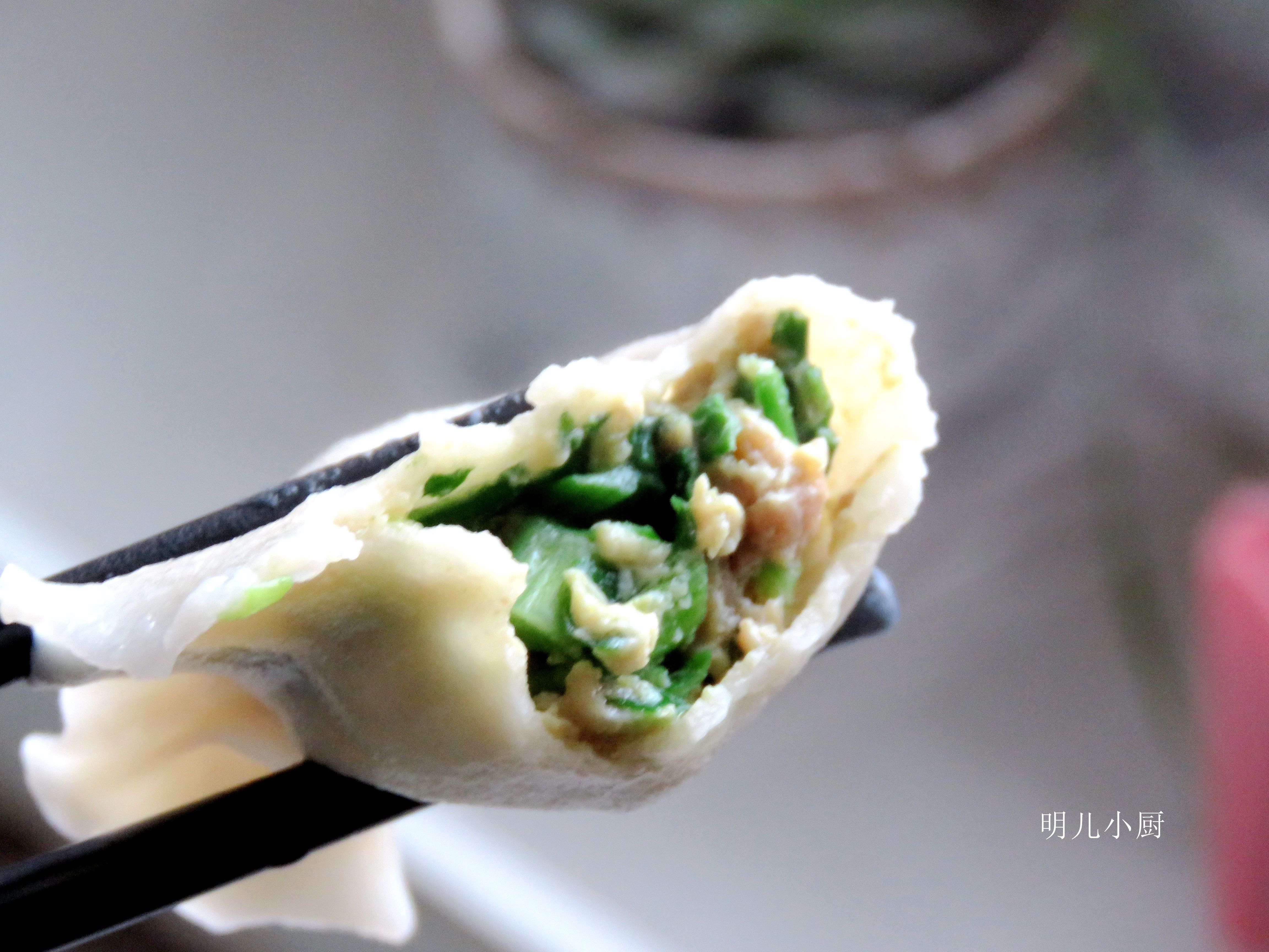 这肉六块钱一斤，不管炖炒都不好吃，唯独用来包饺子味道棒极了