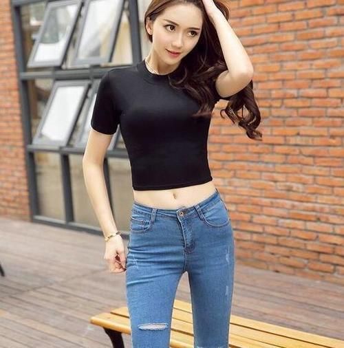 前凸后翘|爱穿紧身牛仔裤，前凸后翘有看点，魅力无限！