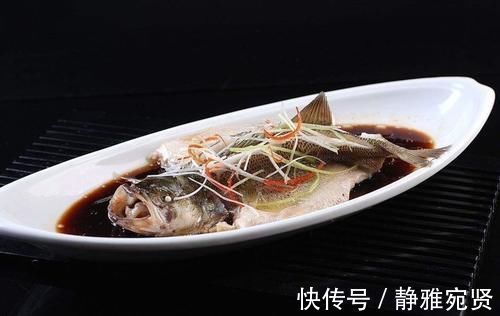 鲈鱼|清蒸鲈鱼时,不要直接上锅蒸,多加一步,鲈鱼更鲜更嫩还不腥