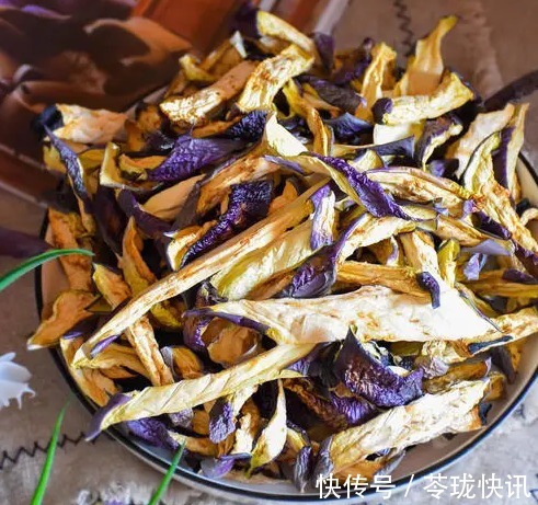 饭店|自晒茄子干，先焯水还是直接晒用对方法，1天晒好，软嫩有嚼劲