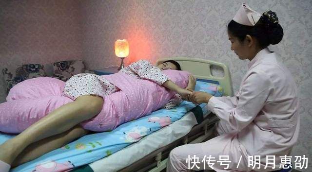 丹妮|国外孕妇都在用的“水中分娩”,真的适合中国产妇吗?看完秒懂