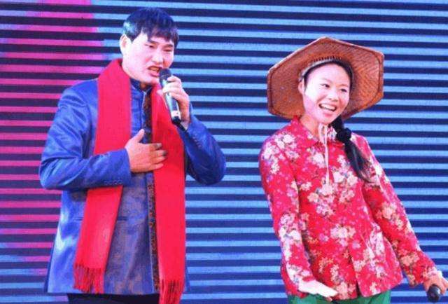 龍婷|最慘的《星光大道》冠軍:央視春晚壓軸登臺,一年后卻在街頭賣唱