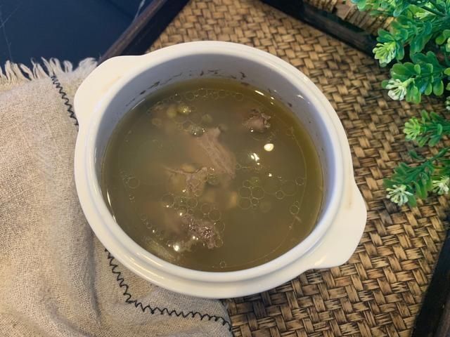 乳鸽|这食材浑身是宝,女生一周吃3次,告别黄脸婆,比敷面膜都强