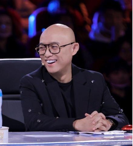 既是歌王也是影帝的谢霆锋,在达人秀中也成了“没见过世面”的人