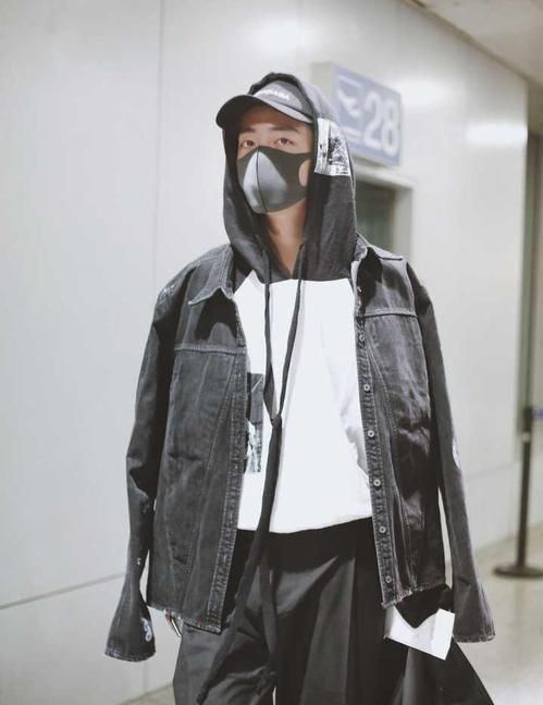 牛仔外套|我想穿帽衫, 还不想像假小子! 这种7种穿法不仅优雅, 还能显气场