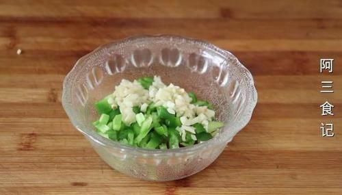 白菜别再炖了，教你秘制新做法，实在太香了，出锅2分钟就扫光