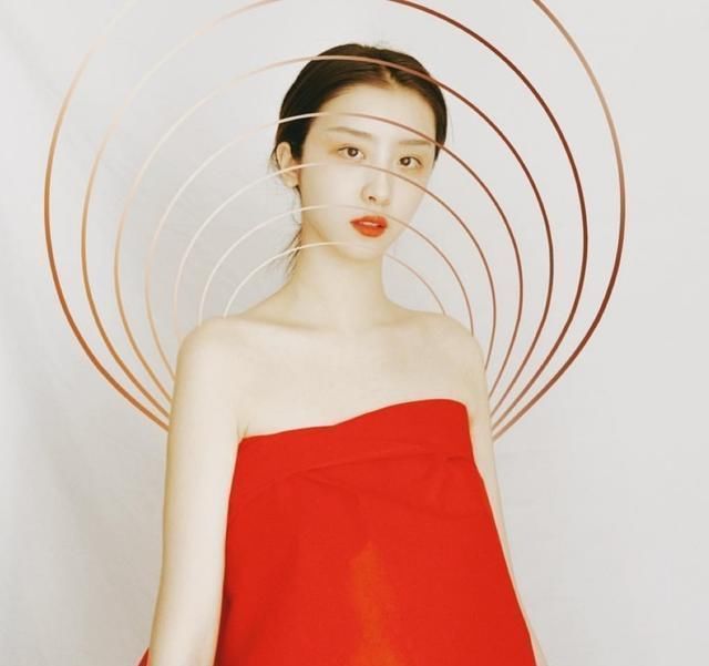 THE9成员赵小棠穿搭汇总,私服穿搭衣品吸睛,一张冷漠脸霸气十足