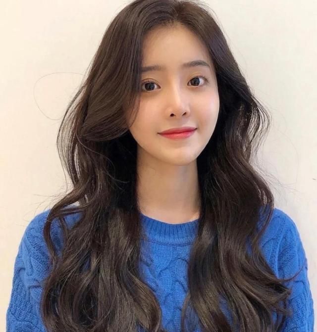 小姐姐|你适合直发还是卷发?看这几点,快速锁定合适的发型!