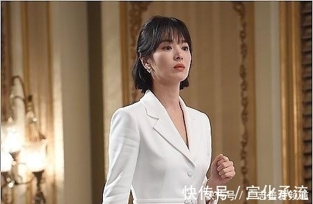 脸型|“炸毛”的女生不用怕!发量多才好做造型,这些都很美!