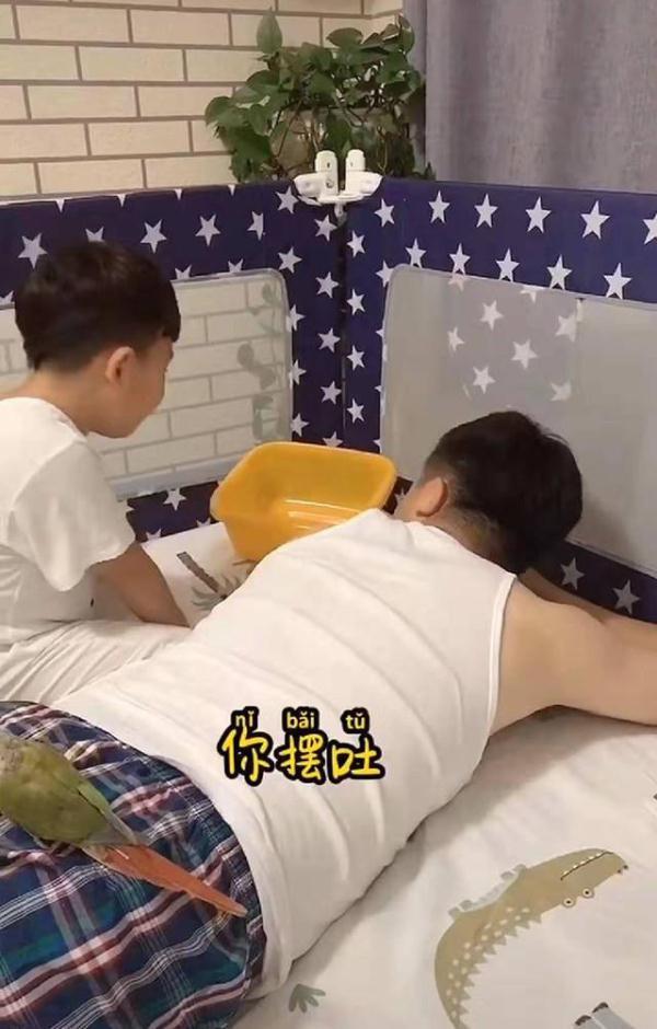 父子兵|爸爸醉酒被妈妈埋怨,两个儿子与爸爸统一战线,网友:上阵父子兵