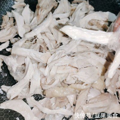 麻辣手撕鸡|有了麻辣手撕鸡（超级下饭），老公每天多吃一碗饭