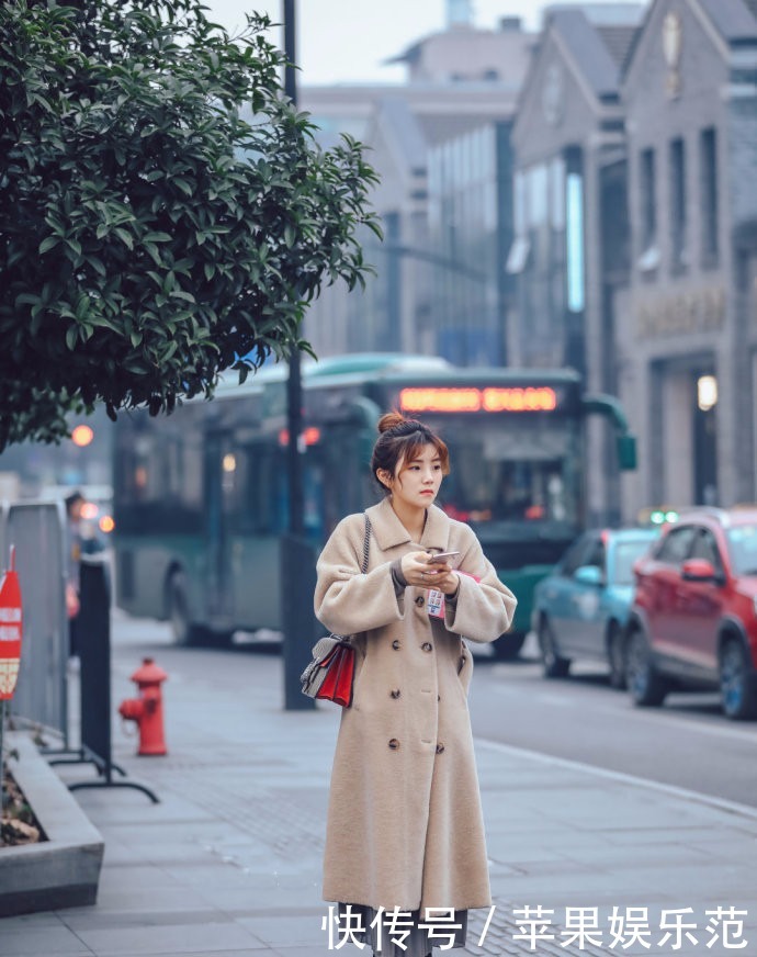 无可救药|秋冬穿大衣+裙子,美得无可救药!