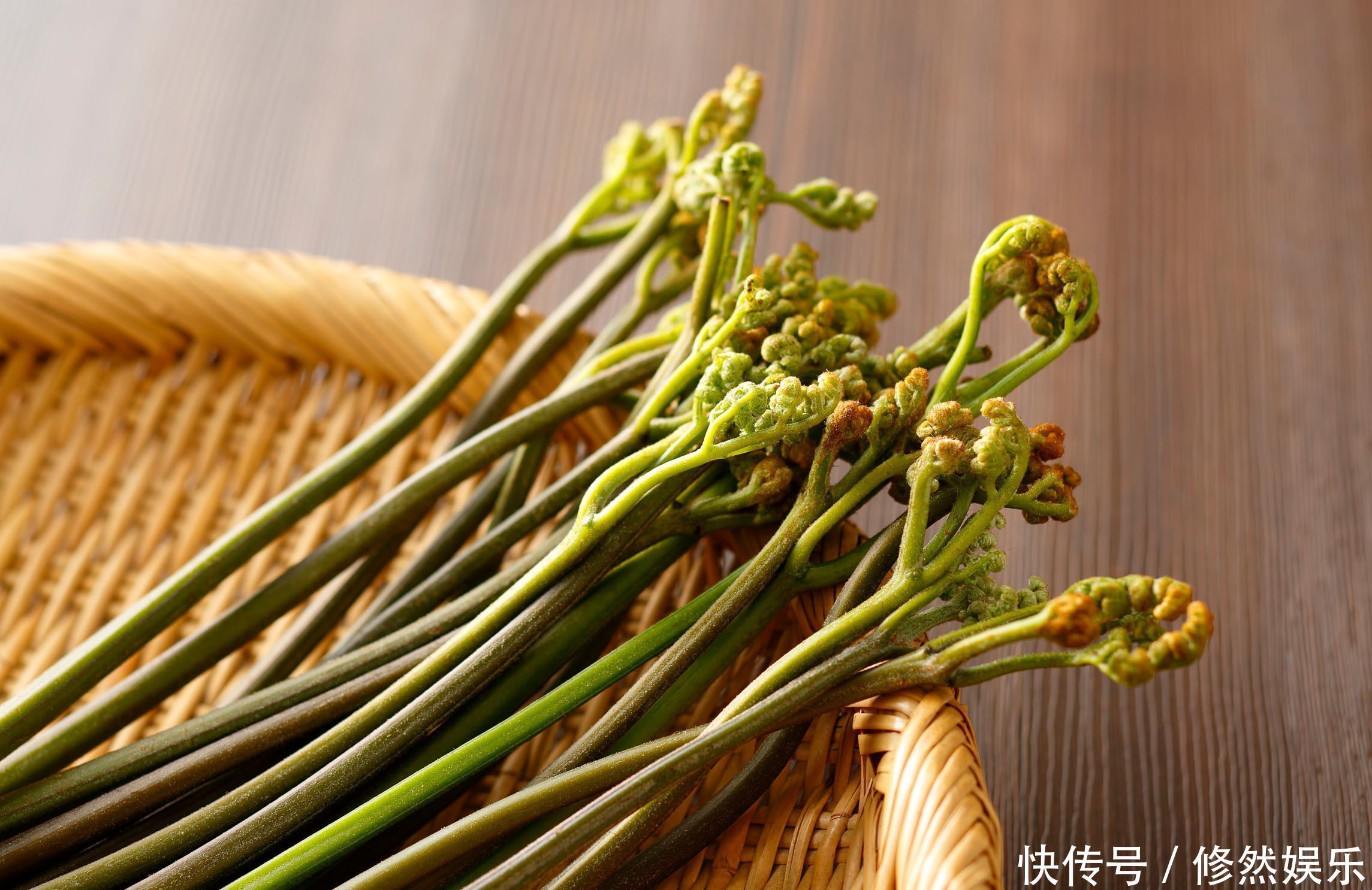 菠菜|自带毒素的5种蔬菜，吃的时候必须焯水，为健康再懒也别省一步