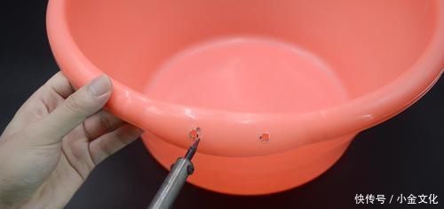 卫生间|卫生间放2根尼龙扎带，真是厉害了，一年能省不少钱，涨知识了