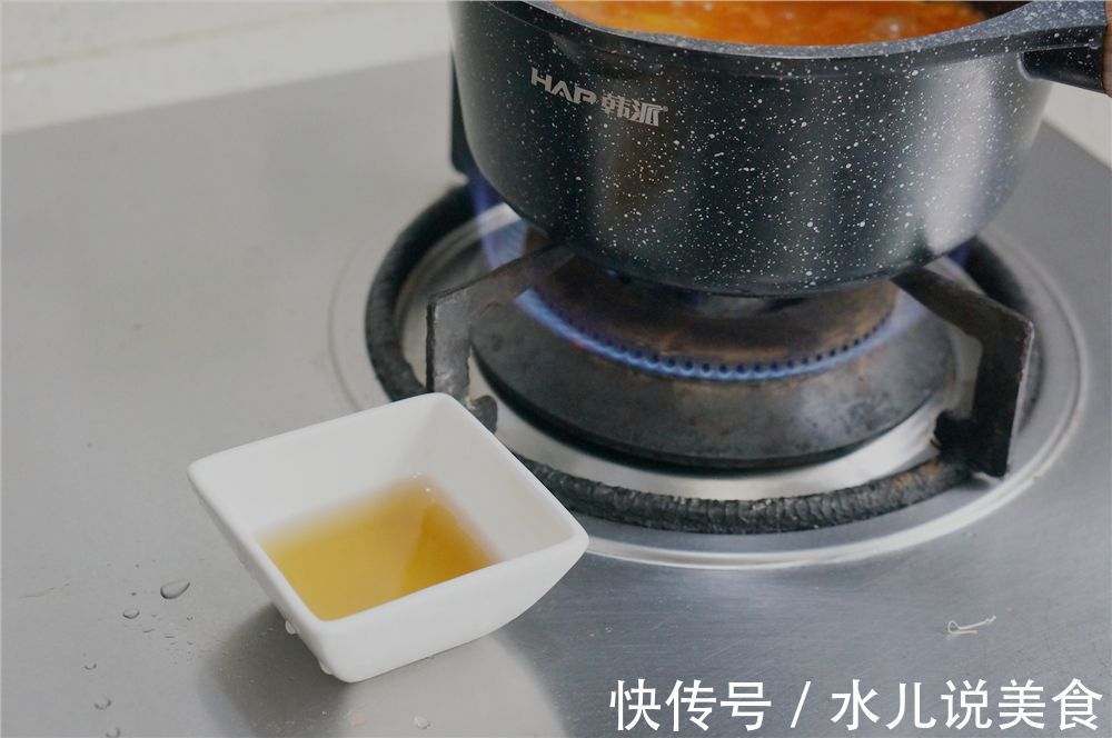 番茄新吃法，搭配肉末熬成酱，鲜美又健康