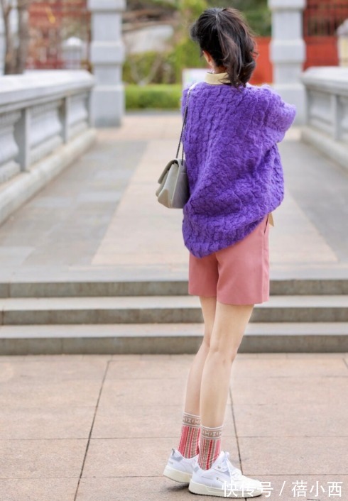 毛衣 新年穿搭别太沉闷,照搬这4套毛衣穿搭,显气质还高级