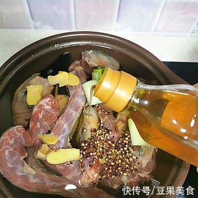 鸭货|简单快手又下饭的超正的周黑鸭吃起来那叫一个香