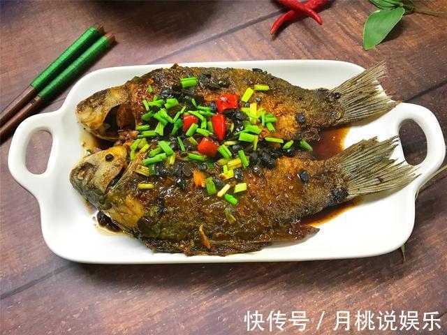 鲫鱼此做法太好吃了,多加一料,鲜嫩不腥,饭店都吃不到
