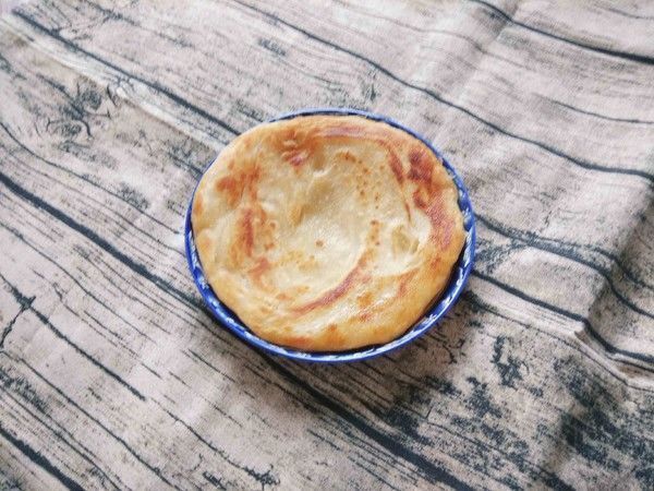 烙饼为什么发干发硬大多人以为用开水烫面,抹很多油,其实错了