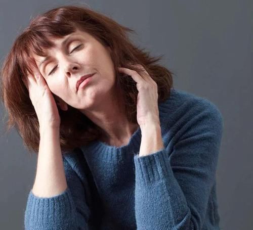 月经周期|女性40岁后,月经如果出现这3个特点,可能在1~3年内“绝经”!