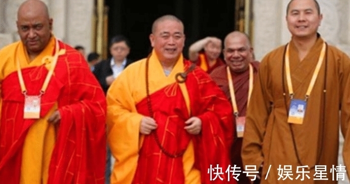 袈裟&释永信身穿16万袈裟,扣环却是高端翡翠,他哪来的这些钱?