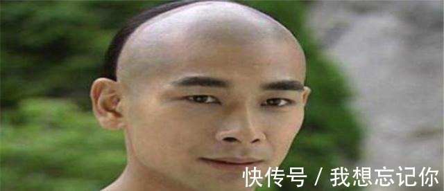 |金庸给了他三个第一,他却活成笑话,最终成为最不受待见的男主角!