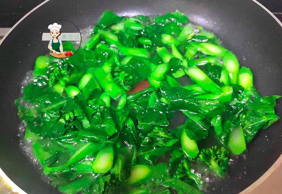 睡眠不好|天热此菜要常吃，清心明目、改善失眠，3元一捆，睡眠不好要多吃