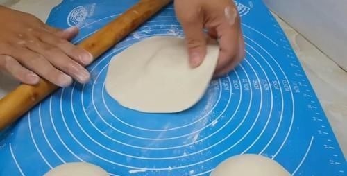 面粉又出神奇做法,不发面不烫面,外焦里软又空心,吃过念念不忘