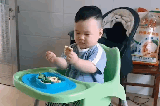 宝爸宝妈|宝宝自主进食后,这些餐具不要买