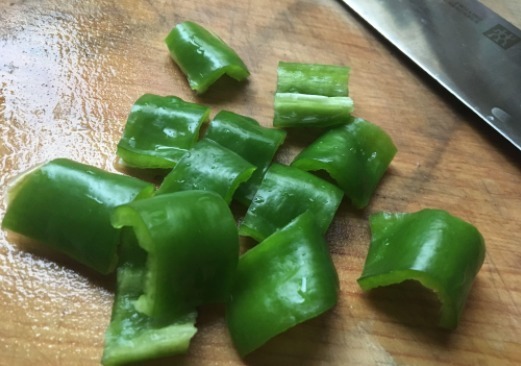 香菇跟它真是绝配，嫩滑多汁，五块钱一大盘，比大鱼大肉还香