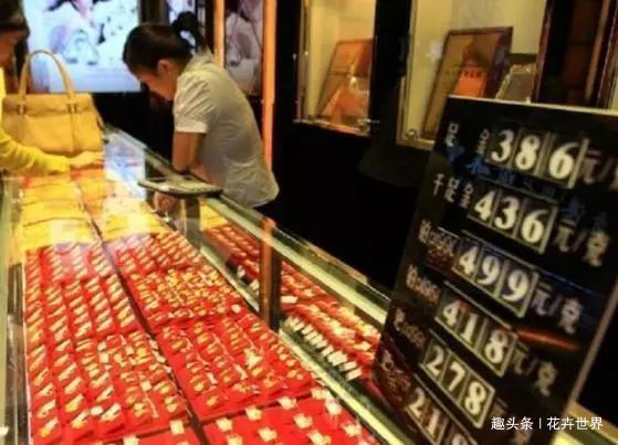 空心 黄金戒指样式多,懂行的人都不会挑选4种款式,你可别被忽悠了