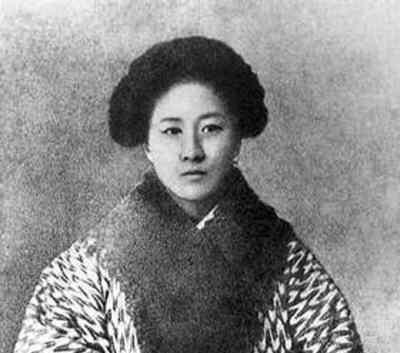 留学生&秋瑾曾与鲁迅大打出手,她拿把刀插在桌子上,对鲁迅破口大骂!