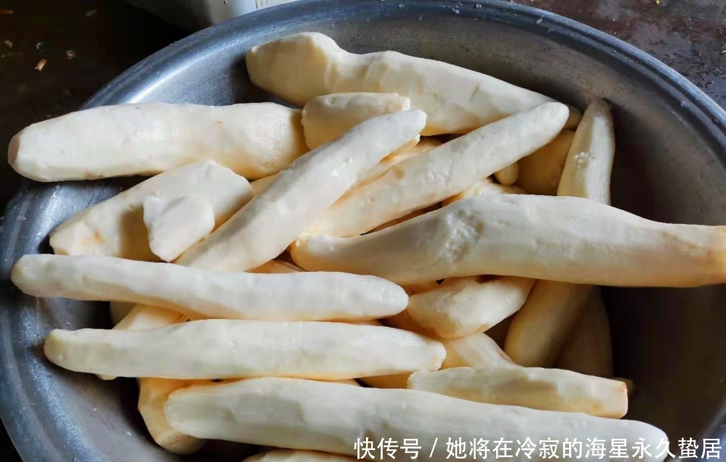 腊肉这么做,好吃又下饭,山区农村人都喜欢这么吃