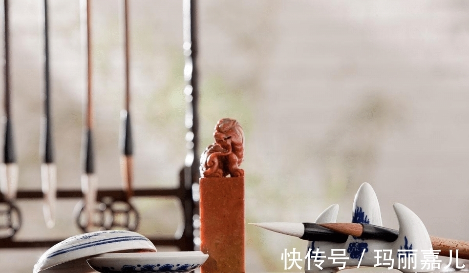 唐伯虎#古代才女出上联“六木森森,松柏梧桐杨柳”,唐伯虎对出精妙下联