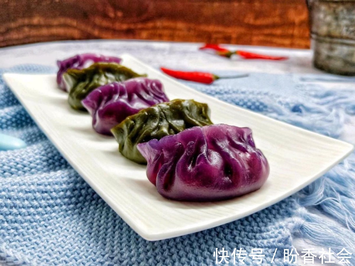紫甘蓝汁|饺子的创意新吃法，双色水晶饺，晶莹剔透，看上去就有食欲