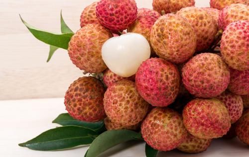 榴莲|女子查出甲状腺结节，半年后转癌？医生：这3种水果可不能多吃