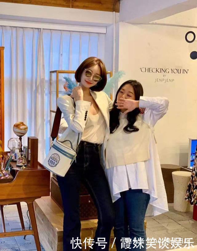 她被誉为“短发女神”,长相精致气质高冷,短发造型时髦又迷人