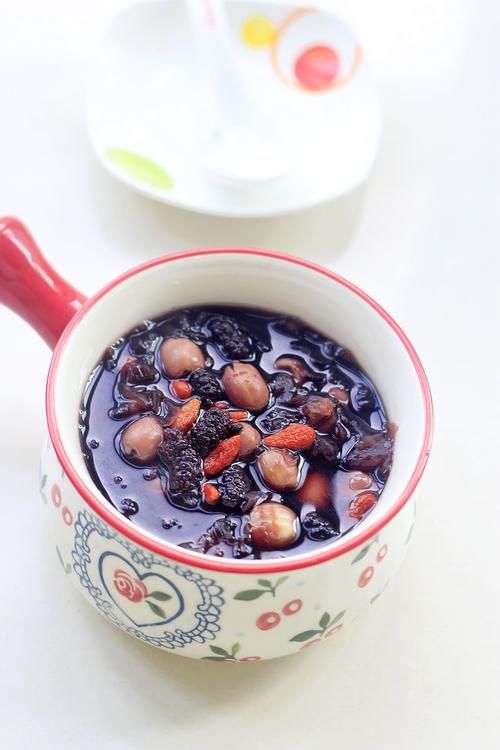 三九寒天，女人多喝黑色汤，睡眠好，脸色好