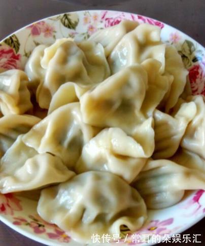 饺子|天热,我家就爱吃这个馅的饺子,嫩滑爽口又开胃,比猪肉馅还香!