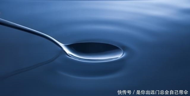 少喝|怀孕后容易口渴,孕妇喝水要注意这几方面,孕妈不要喝错了