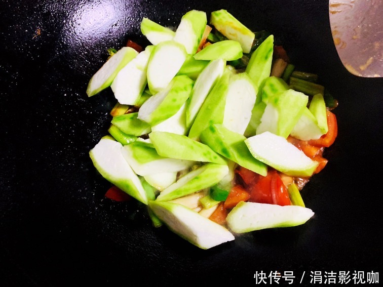 下饭|秋天要润燥,那就别错过它,做法简单还下饭,隔三差五做1次