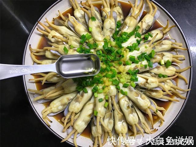 百吃不厌的蛏子做法，每次都吃光光，营养又解馋