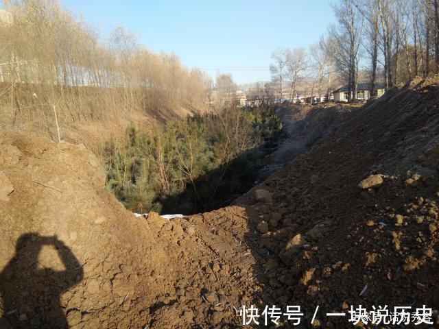 忻州|忻州五台县某房地产建筑垃圾倾倒致国有森林公园被曝光