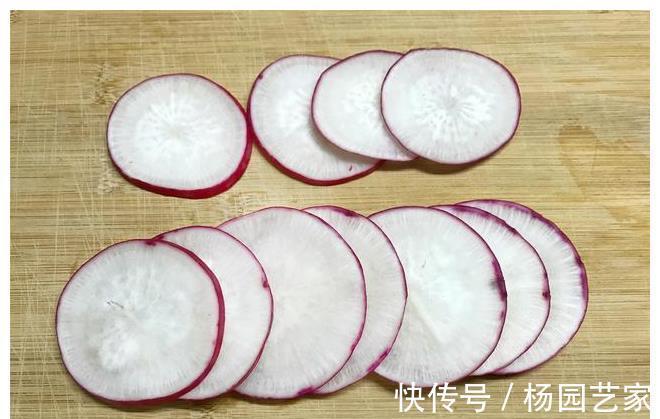萝卜片|萝卜新吃法，和它一起做成卷，无油无糖，健康又美味，孩子特喜欢