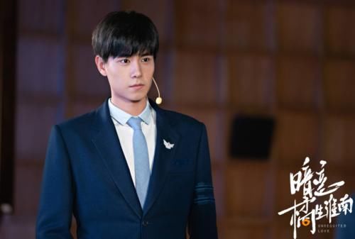 范丞丞凭《灵域》进霸屏艺人榜，胡一天紧跟其后，肖战却再次缺席