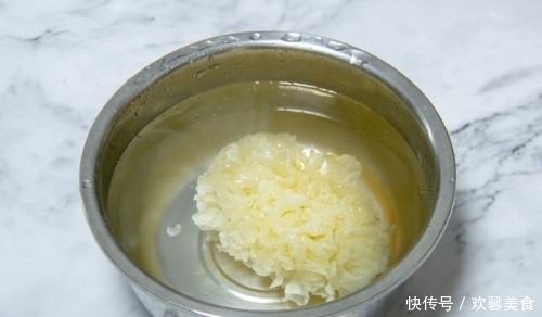 银耳和“它”天生是一对,夏季补水常吃它,一碗还不到5块钱