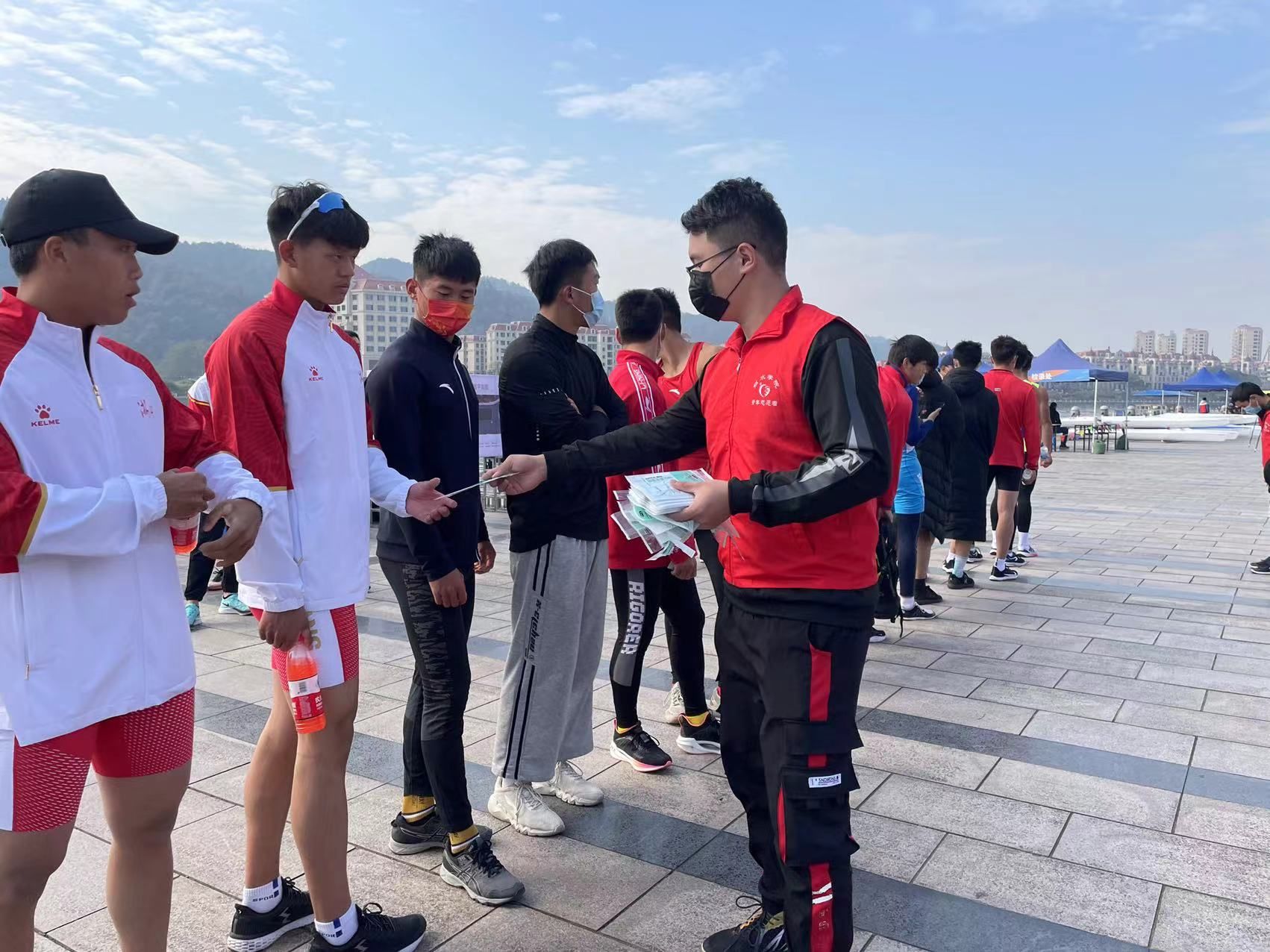 入口处|“国字号”赛事在丽水举行，疫情防控措施很到位