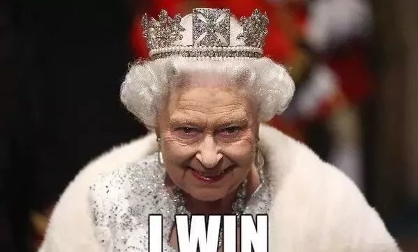 仇恨|93岁的女王,今天也是拉仇恨的一天呢!