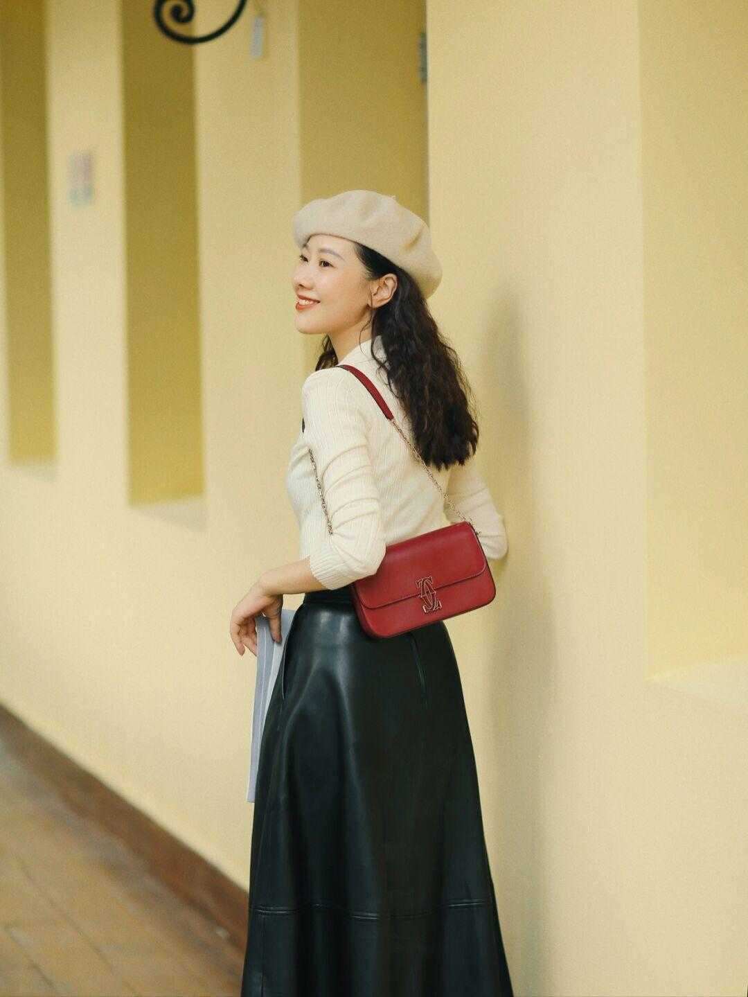 紧身 别再选常规款小香风了!今年流行羽绒内胆、摇粒绒的,谁穿谁美